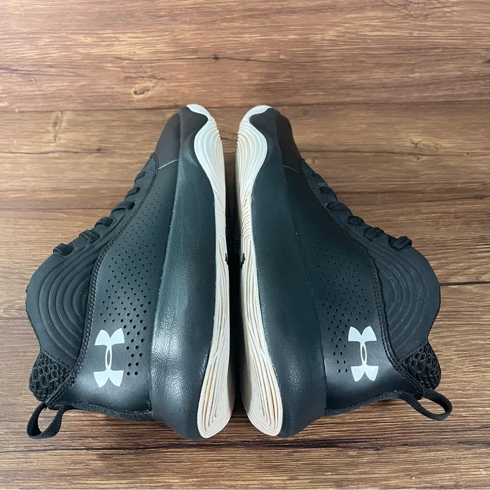 Under Armour ships within